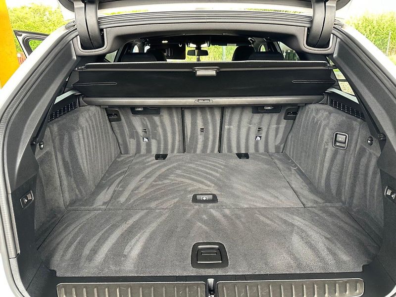 BMW Řada 5 (2018) 530xd,195kW PO SERVISU,M-PAKET - fotka 18 z 19