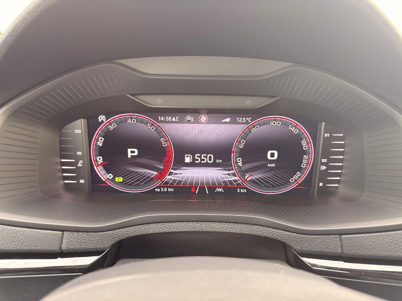 Škoda Karoq (2025) SPORTLINE TSI 1.5/110KW 7AP - fotka 22 z 42