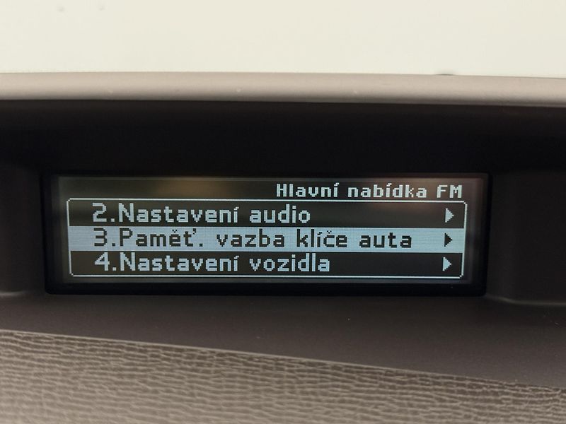 Volvo XC60 D4 AWD SUMMUM AUT CZ - fotka 30 z 45