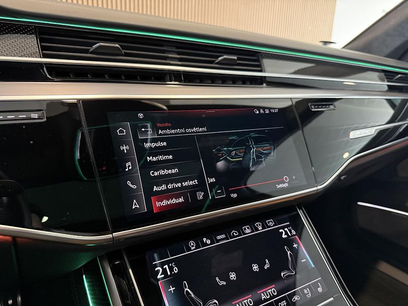Audi S8 B&O-Adv. Carbon Matrix Pano TV - fotka 42 z 52