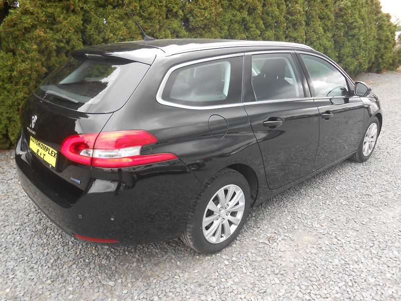 Peugeot 308 1.6HDi, KAMERA,NAVI,FULL LED! - fotka 9 z 40