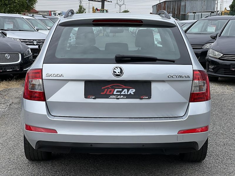 Škoda Octavia 1.6TDi 81kw KLIMA TEMPOMAT ALU - fotka 6 z 42