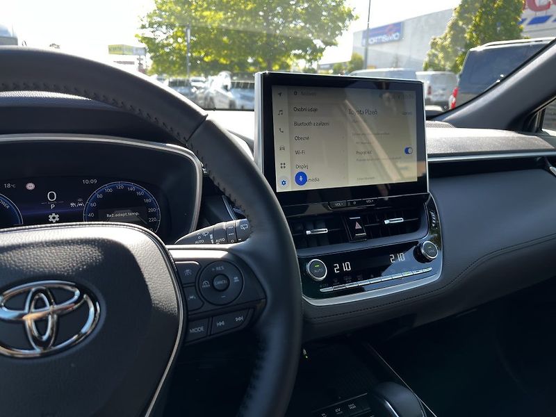 Toyota Corolla Cross 1.8 Hybrid Style ODĚBR IHNED - fotka 19 z 32