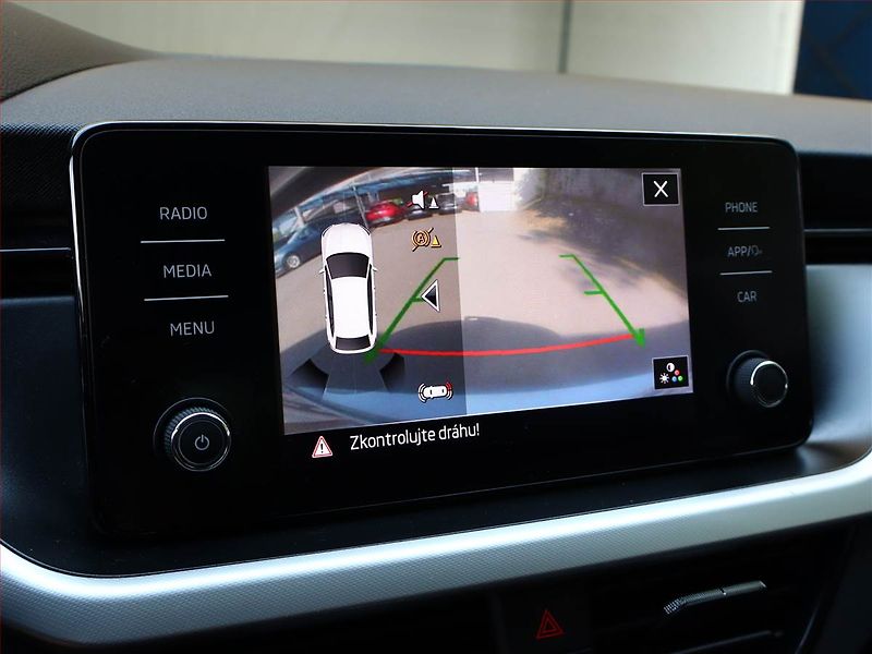Škoda Scala (2019) 1.6 TDI, Automat, Tempomat - fotka 15 z 19