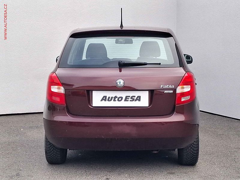 Škoda Fabia (2012) 1.2I, servis.kniha, AC - fotka 5 z 14