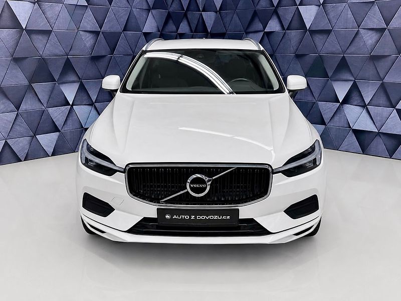 Volvo XC60 B4 AWD MOMENTUM, KAMERA, ACC, - fotka 3 z 20