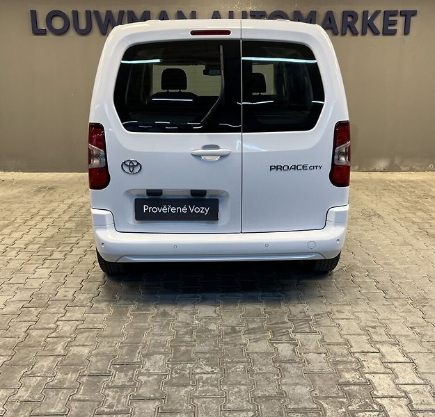 Toyota ProAce City Verso 1.2 BUSINESS 6MT - fotka 12 z 14