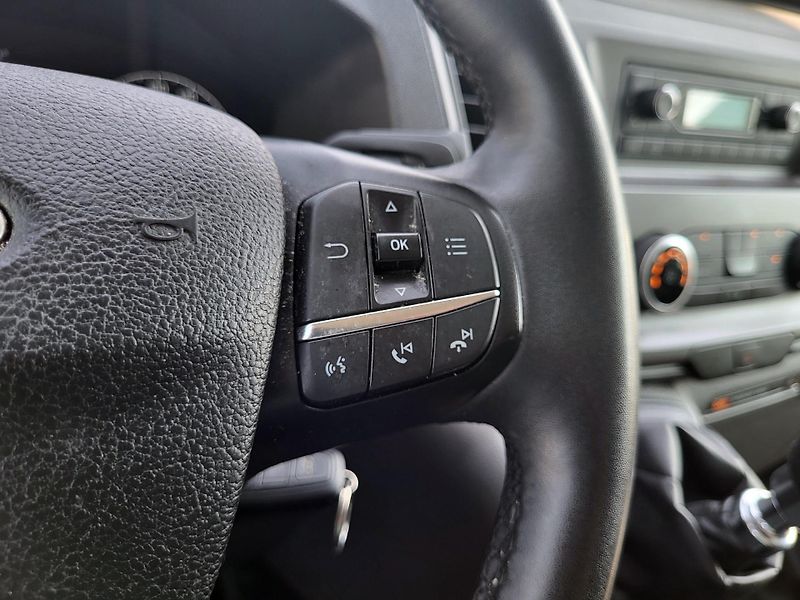 Ford Transit Custom 2.0 EcoBlue mHEV 96kW 6míst L2 - fotka 20 z 47