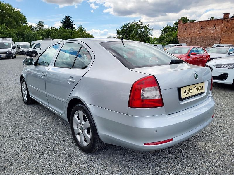 Škoda Octavia II FL 1.6 TDi 77kW ELEGANCE - fotka 3 z 47