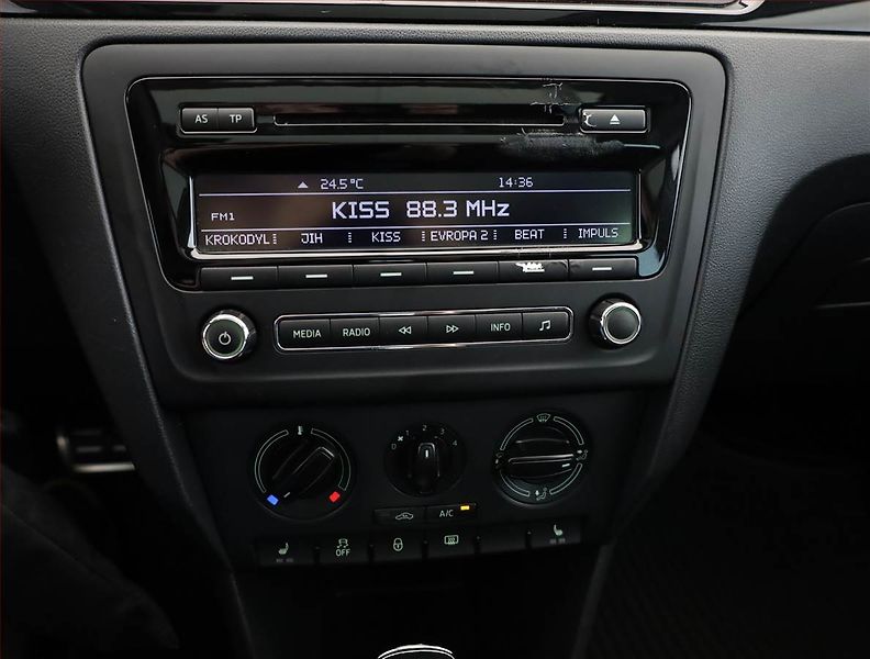 Škoda Rapid (2014) Spaceback 1.4 TSI, Automat - fotka 10 z 18