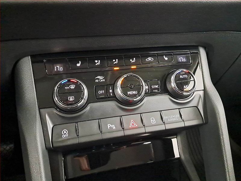 Škoda Karoq (2020) Ambition 1.5 TSI, ČR,1.maj - fotka 13 z 20