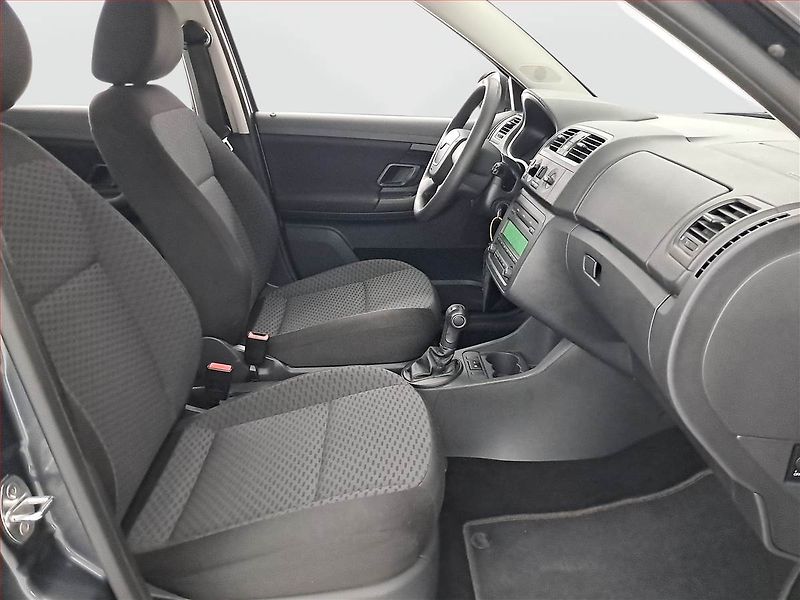 Škoda Fabia (2011) 1.2 TSI, Automat, Tempomat - fotka 9 z 14