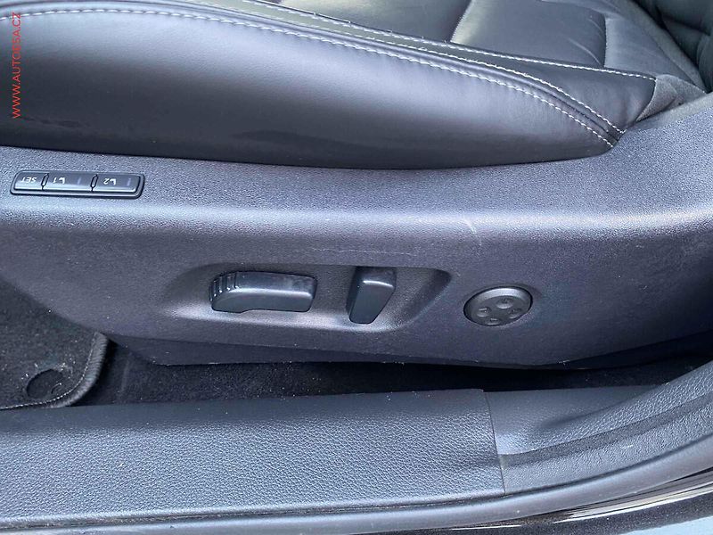 Nissan Qashqai (2020) 1.3TCe, 2.maj,ČR, Klima - fotka 14 z 18