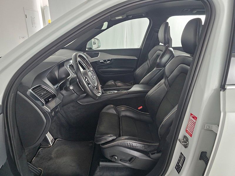 Volvo XC90 (2016) 2.0D 5D 173kW R-desing - fotka 6 z 27