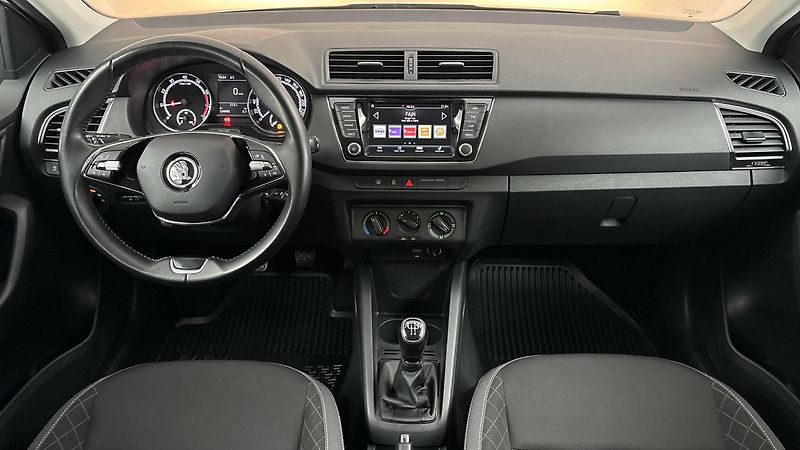 Škoda Fabia 1.0 TSI Ambition Combi - fotka 8 z 25