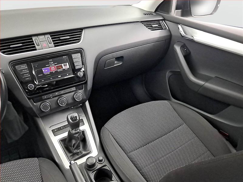 Škoda Octavia (2016) Ambition 1.6 TDI, ČR,1.maj - fotka 8 z 15
