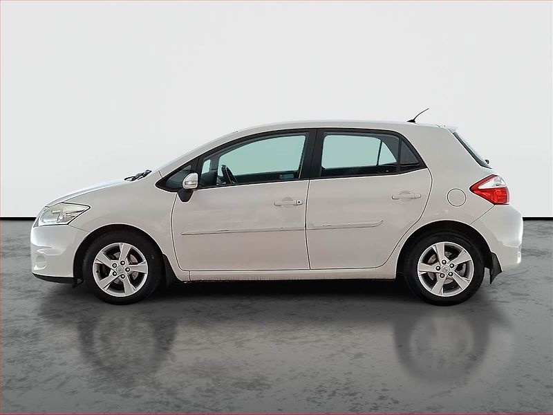 Toyota Auris (2011) 1.6 Valvematic, Tempomat - fotka 3 z 17