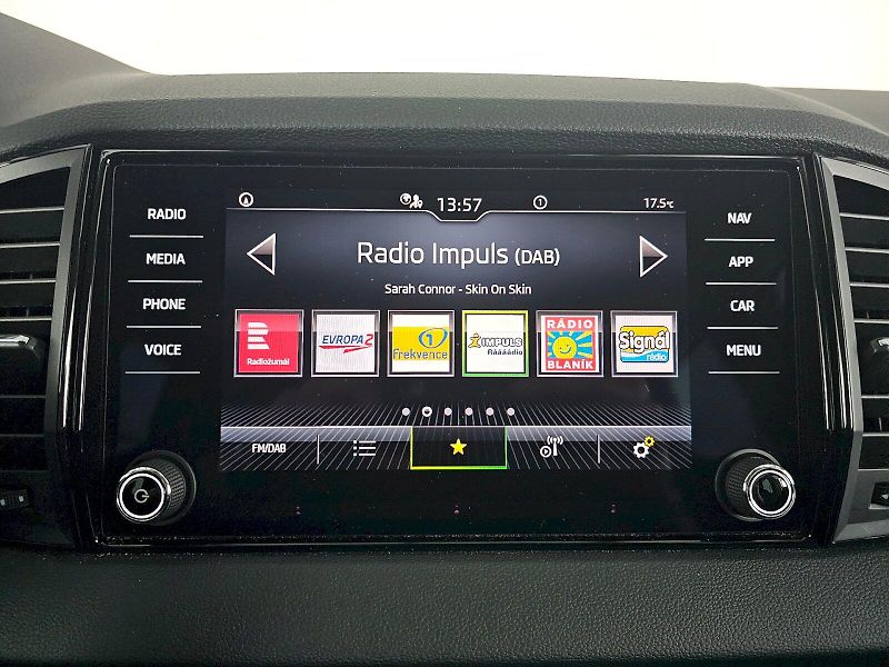 Škoda Karoq (2025) 1.5TSi 110kW SELECTION - fotka 17 z 31