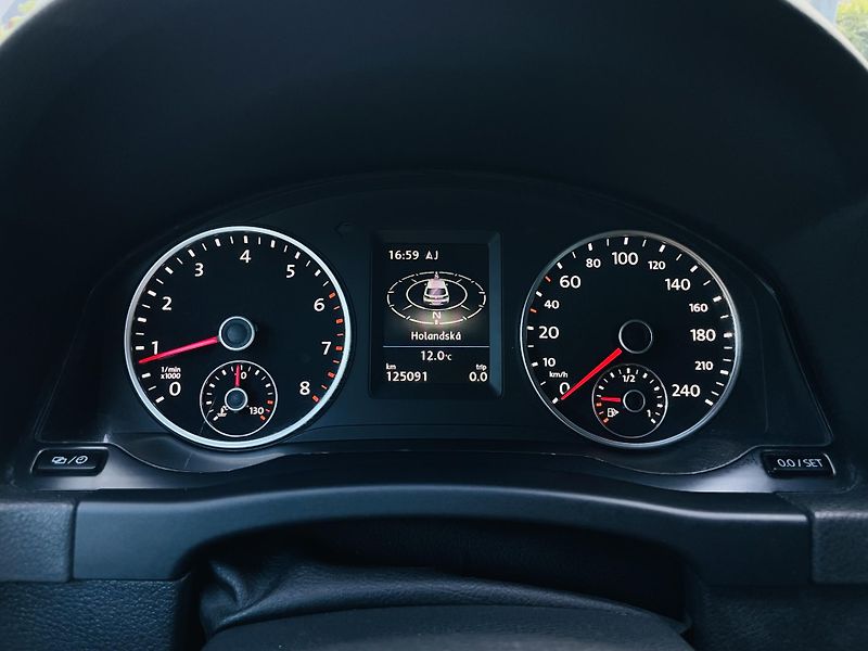 Volkswagen Tiguan 1.4TSI MAN VÝHŘEV TAŽNÉ KAMERA - fotka 41 z 43