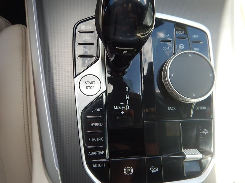 BMW X5 xDrive45e, ČR, 1. MAJ. - fotka 25 z 27