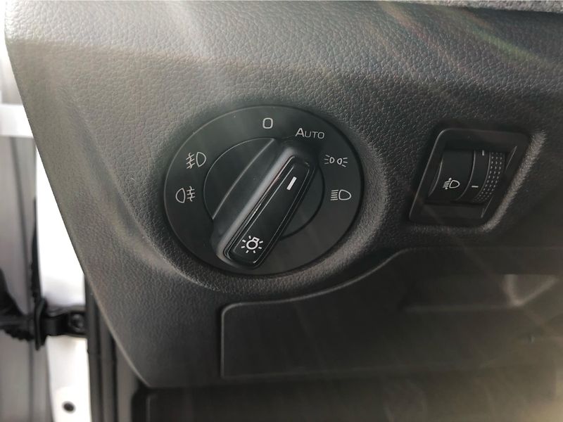 Škoda Scala 1.0 TSi SELECTION - fotka 16 z 28