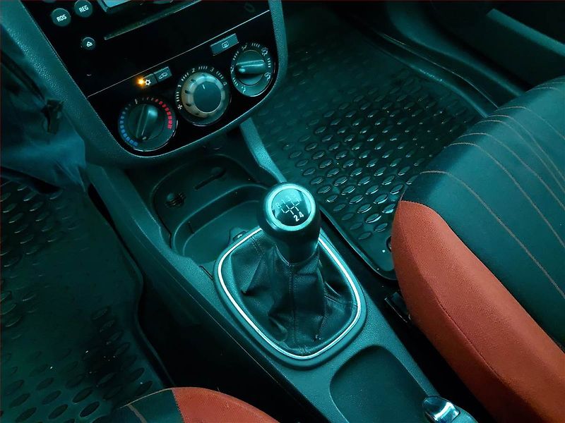 Opel Corsa (2007) 1.2, nová STK, jezdí výborně - fotka 13 z 16