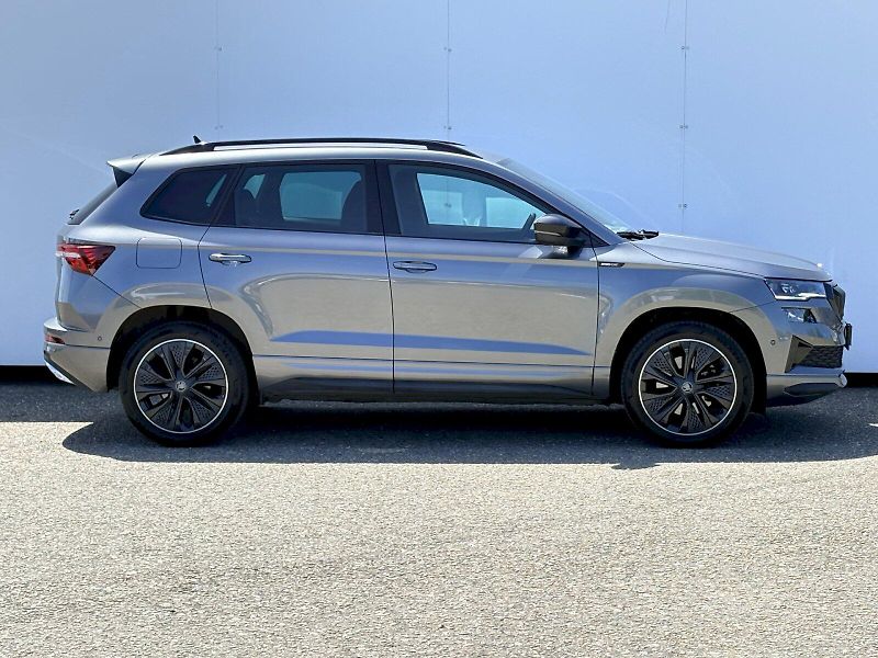 Škoda Karoq (2025) DSG 1.5 TSI / 110 kW / SPORTLI - fotka 22 z 33