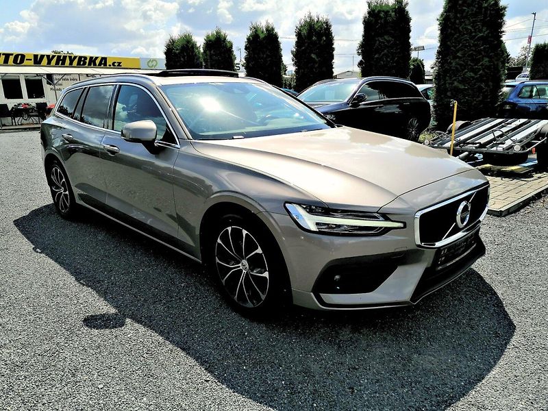 Volvo V60 (2021) 2.0 B3 MHEV A/T 120kW - fotka 3 z 36