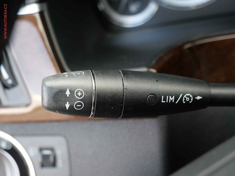 Mercedes-Benz Třídy E (2010) 1.8, AT, LED - fotka 13 z 22