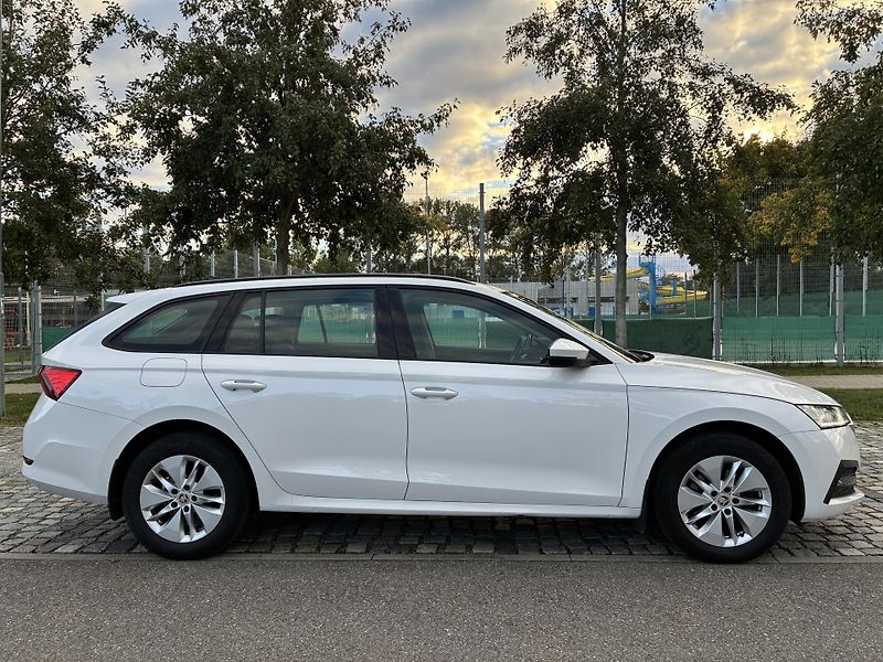 Škoda Octavia IV 2,0 TDI Ambition - fotka 2 z 15