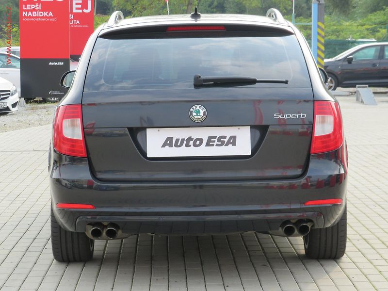Škoda Superb (2011) 3.6 V6 4x4, ČR, Exclusive - fotka 5 z 28