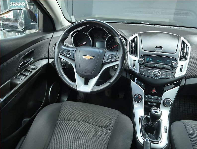 Chevrolet Cruze (2013) 1.7 VCDi, Serv.kniha, po STK - fotka 7 z 15