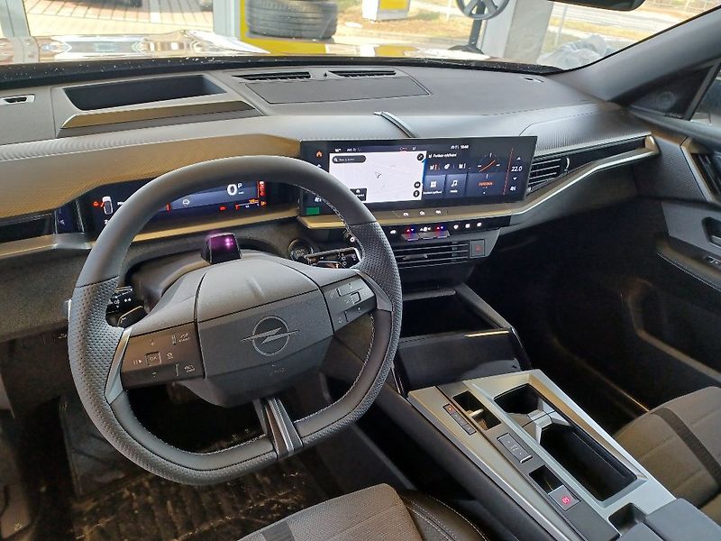 Opel Grandland (2026) Ultimate Hybrid 1,2T 145k AT - fotka 20 z 36