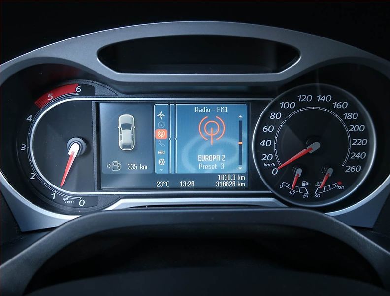 Ford S-MAX (2008) Titanium 2.2 TDCi - fotka 11 z 15