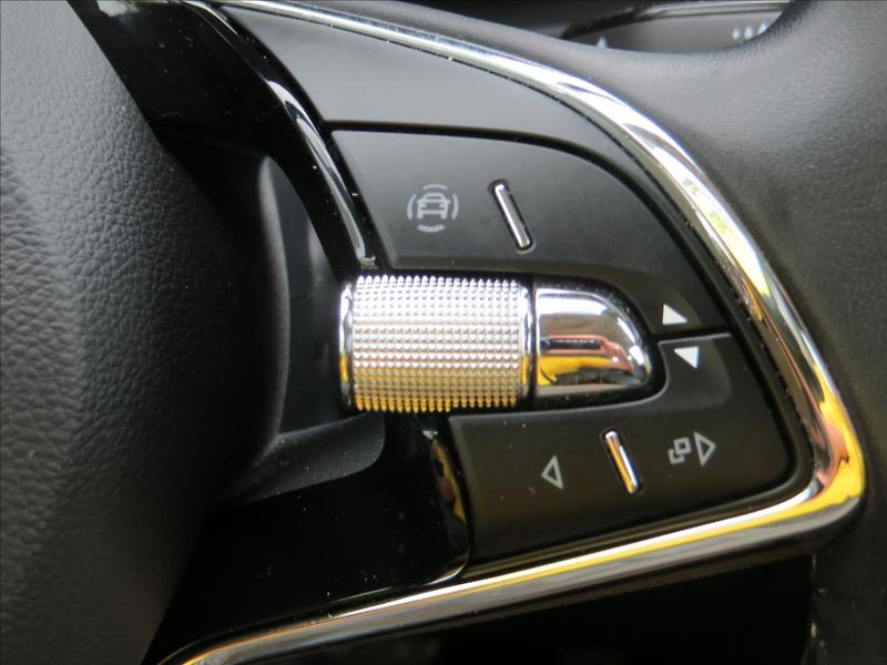 Škoda Superb 2,0 TDI Ambition DSG TAŽNÉ ČR - fotka 22 z 26