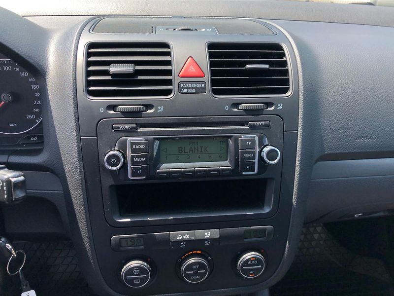 Volkswagen Golf A Variant 1.4 TSi TRENDLINE - fotka 19 z 27