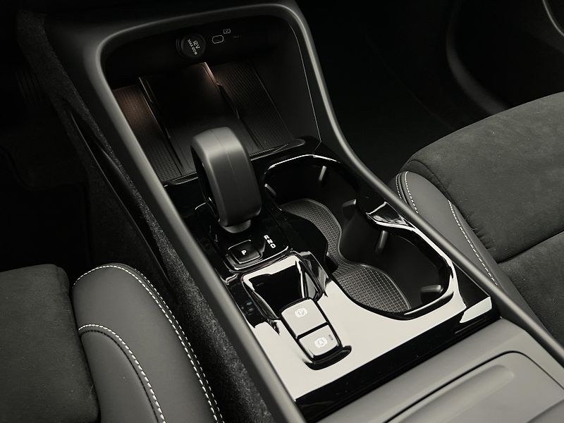 Volvo XC40 (2026) B3 BLACK EDITION PLUS AUT - fotka 28 z 43