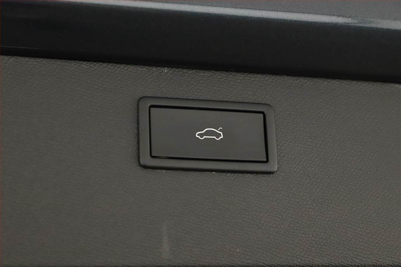 Cupra Formentor (2023) 1.4 e-Hybrid - fotka 26 z 28