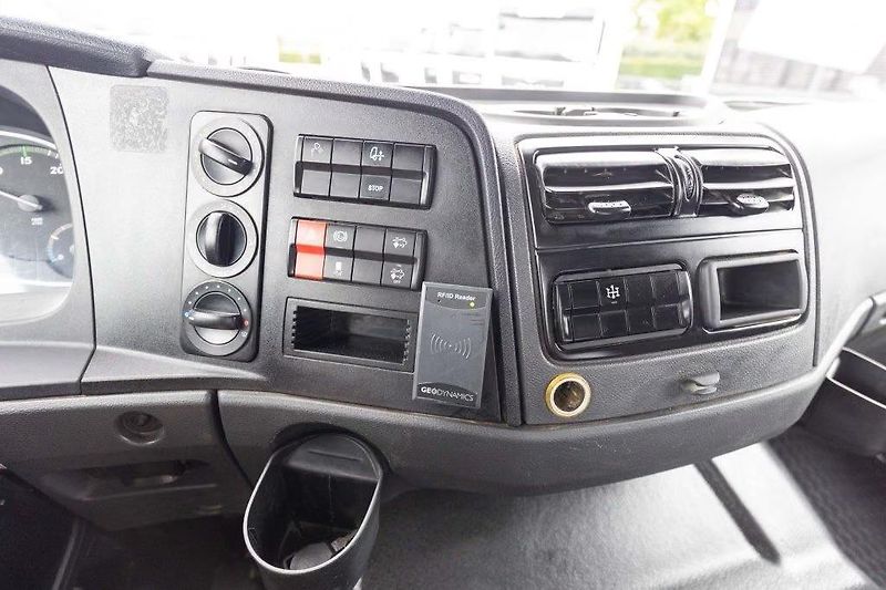 Mercedes-Benz Atego 1624 4x2 hákový natahovák  - fotka 17 z 21