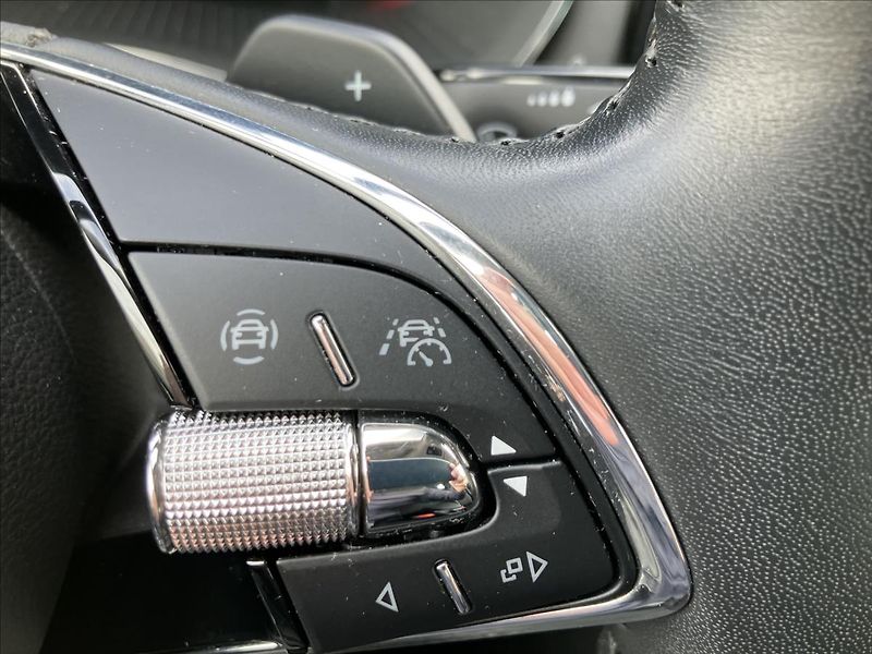 Škoda Octavia 2,0 WEBASTO,TAŽNÉ,MATRIX-BEAM - fotka 17 z 30