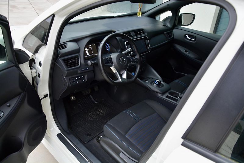 Nissan Leaf (2020) Acenta 110KW 1 MAJITEL KAMERA  - fotka 21 z 40