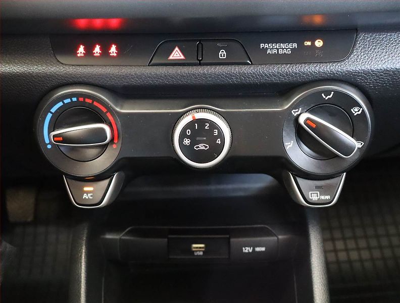 Kia Rio (2022) 1.2 DPI, Serv.kniha - fotka 13 z 17