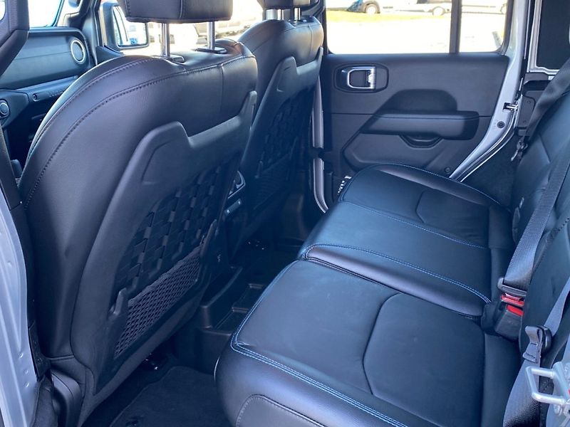 Jeep Wrangler (2023) RUBICON 2,0 PHEV(280kW) 8AT - fotka 10 z 35