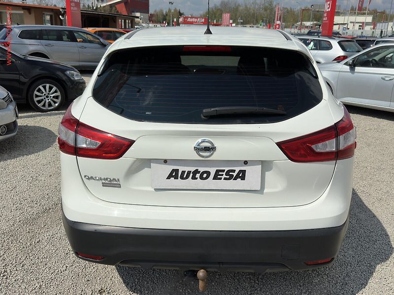 Nissan Qashqai (2015) 1.6dCi, ČR, STK11/27 - fotka 5 z 17