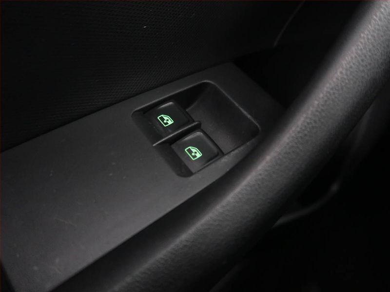 Škoda Rapid (2016) 1.2 TSI, Park. senzory - fotka 19 z 19