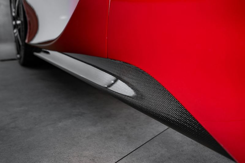 Ferrari SF90 Lift, karbon, metalíza - fotka 14 z 36