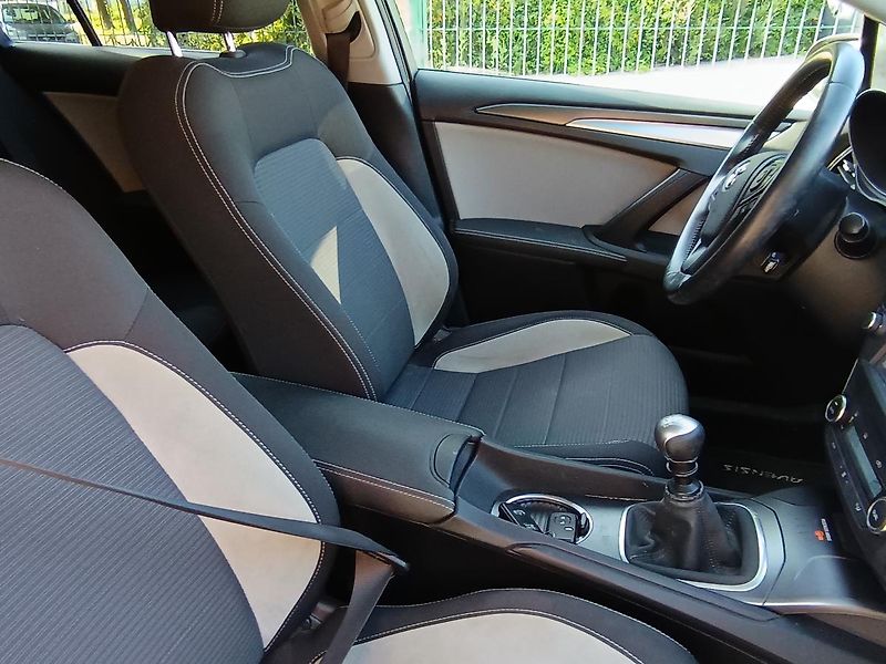 Toyota Avensis (2016) 2,0D, 105kW,  - fotka 9 z 13