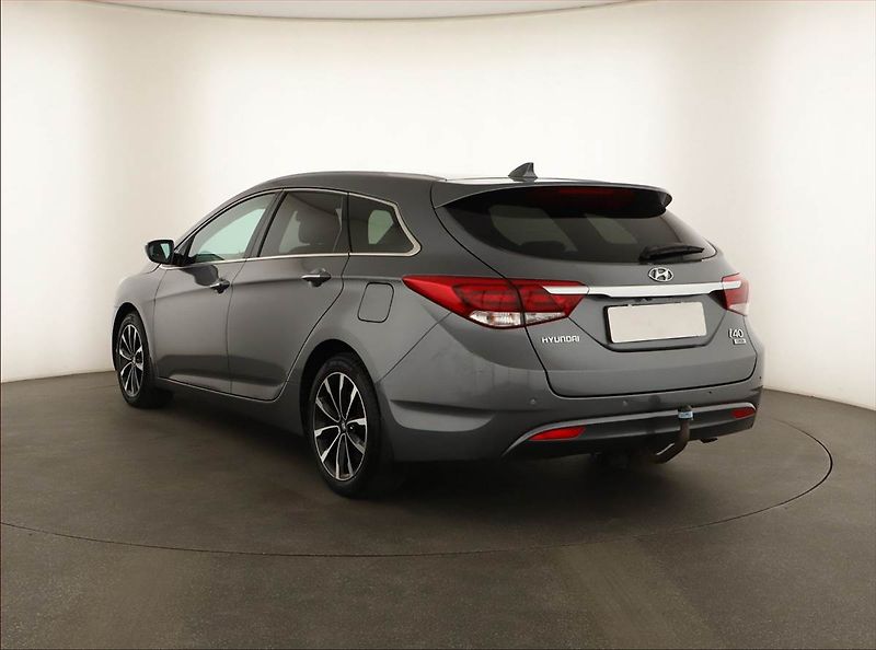 Hyundai i40 (2016) 1.7 CRDi, Navi, Tempomat - fotka 4 z 18