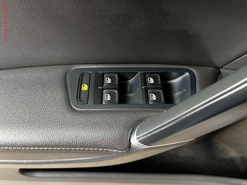 Volkswagen Golf (2015) 1.6 TDi Variant, Comfortline - fotka 12 z 18