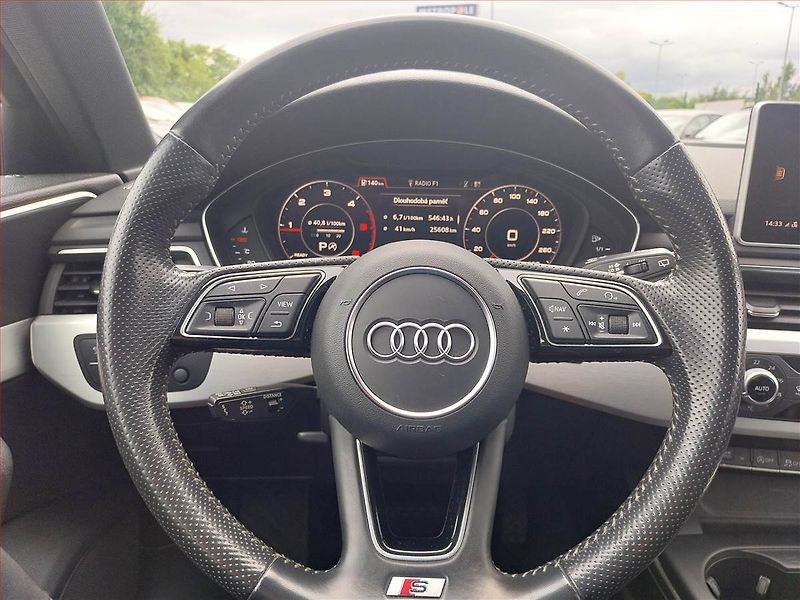 Audi A4 (2018) Sport 2.0 TDI, 4X4, Automat - fotka 13 z 16